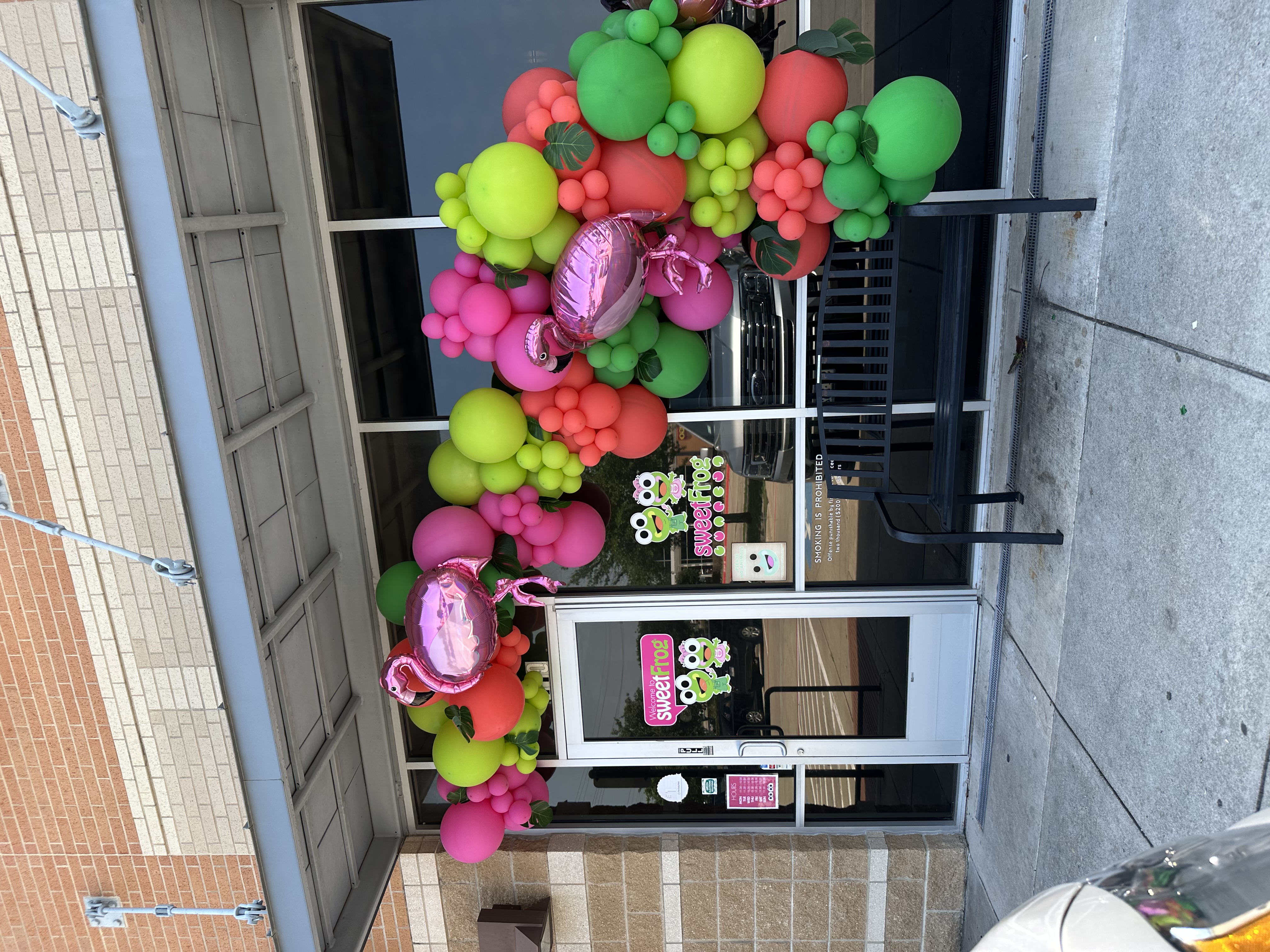 CUSTOM INSTALLS - How About Balloons